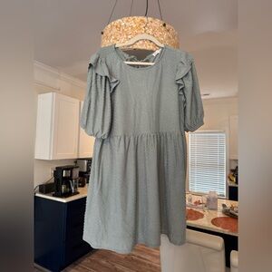 Blu Pepper Textured Dot Blouse in Light Gray